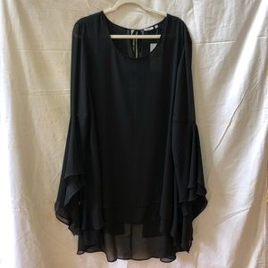 Beautiful Flowy Top.